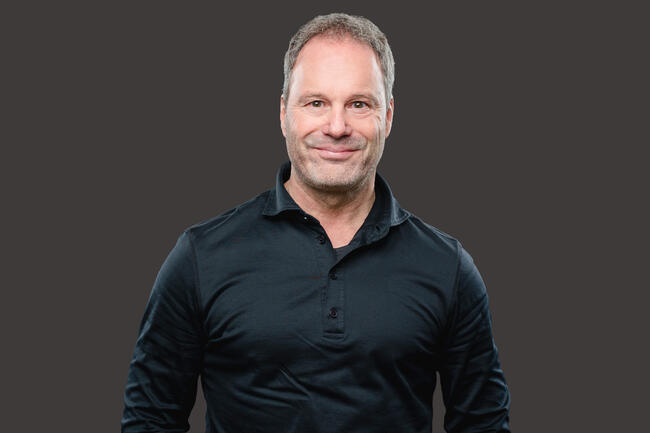Porträt Stefan Kneer