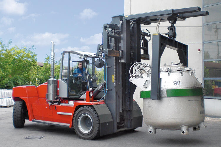 aufsteckbarer Kranarm zum hängenden Transport von Behältern