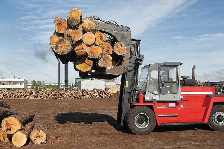 Holzgreifer von Stabau im Einsatz