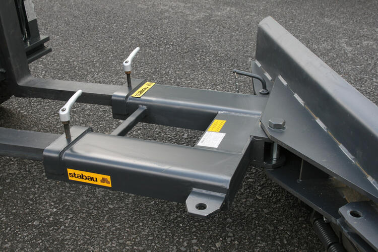 Schneeräumschild 30° schwenkbar nach rechts und links