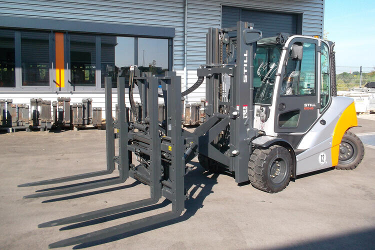 Double pallet handler with load extender