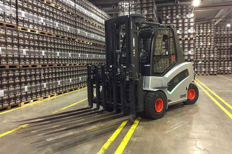 6-Pallet Handlers with Sideshift