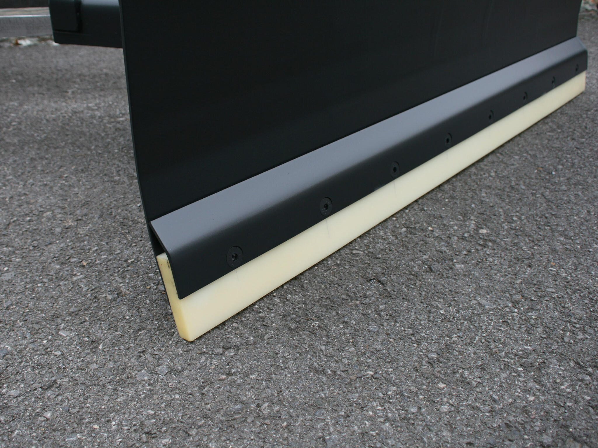 Schneeräumschild mit Polyurethanleiste