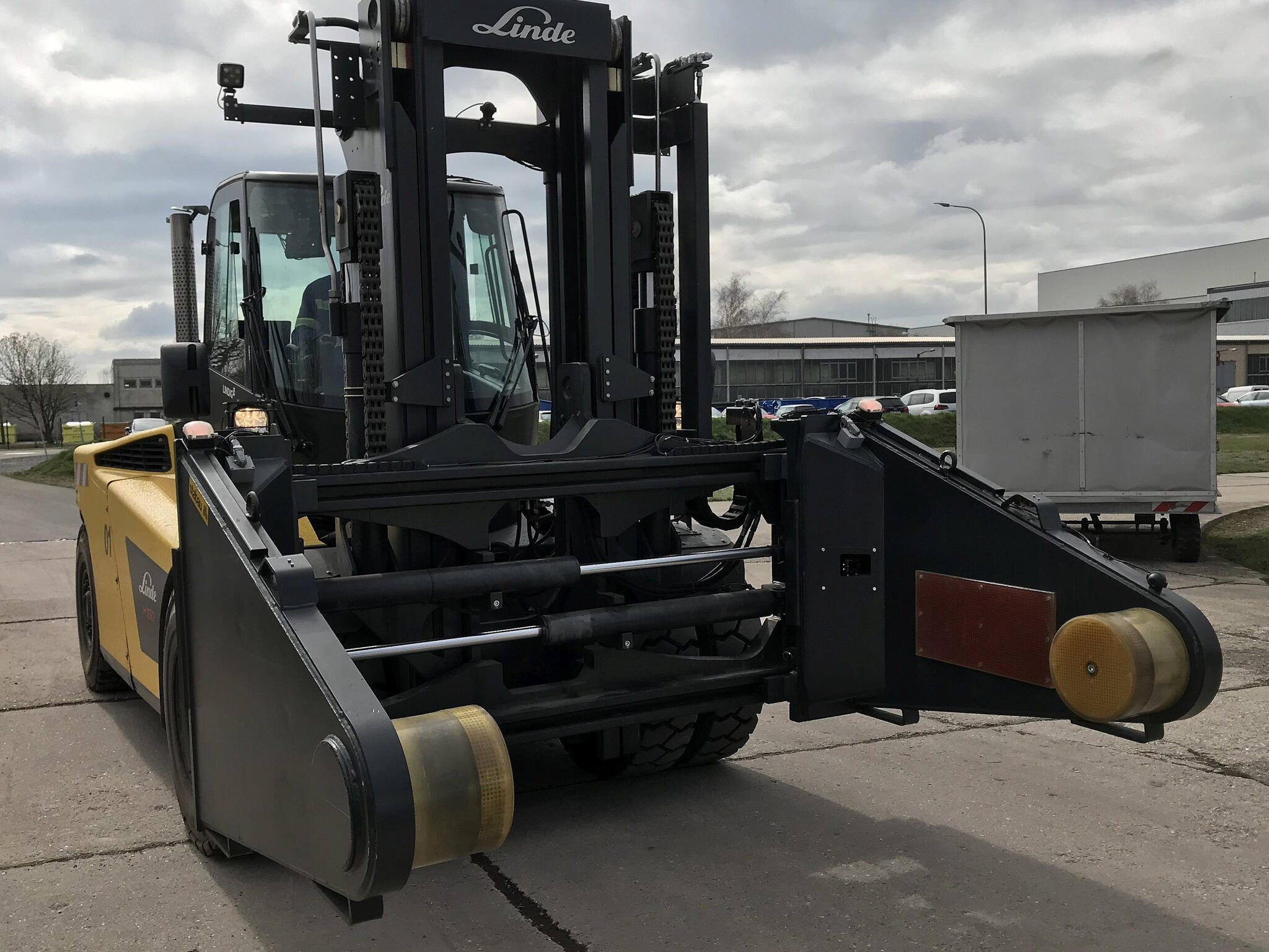 Integral fork positioner ZVPVI with support arms