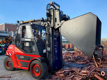 Hydraulische Schüttgutschaufel im Recylingeinsatz