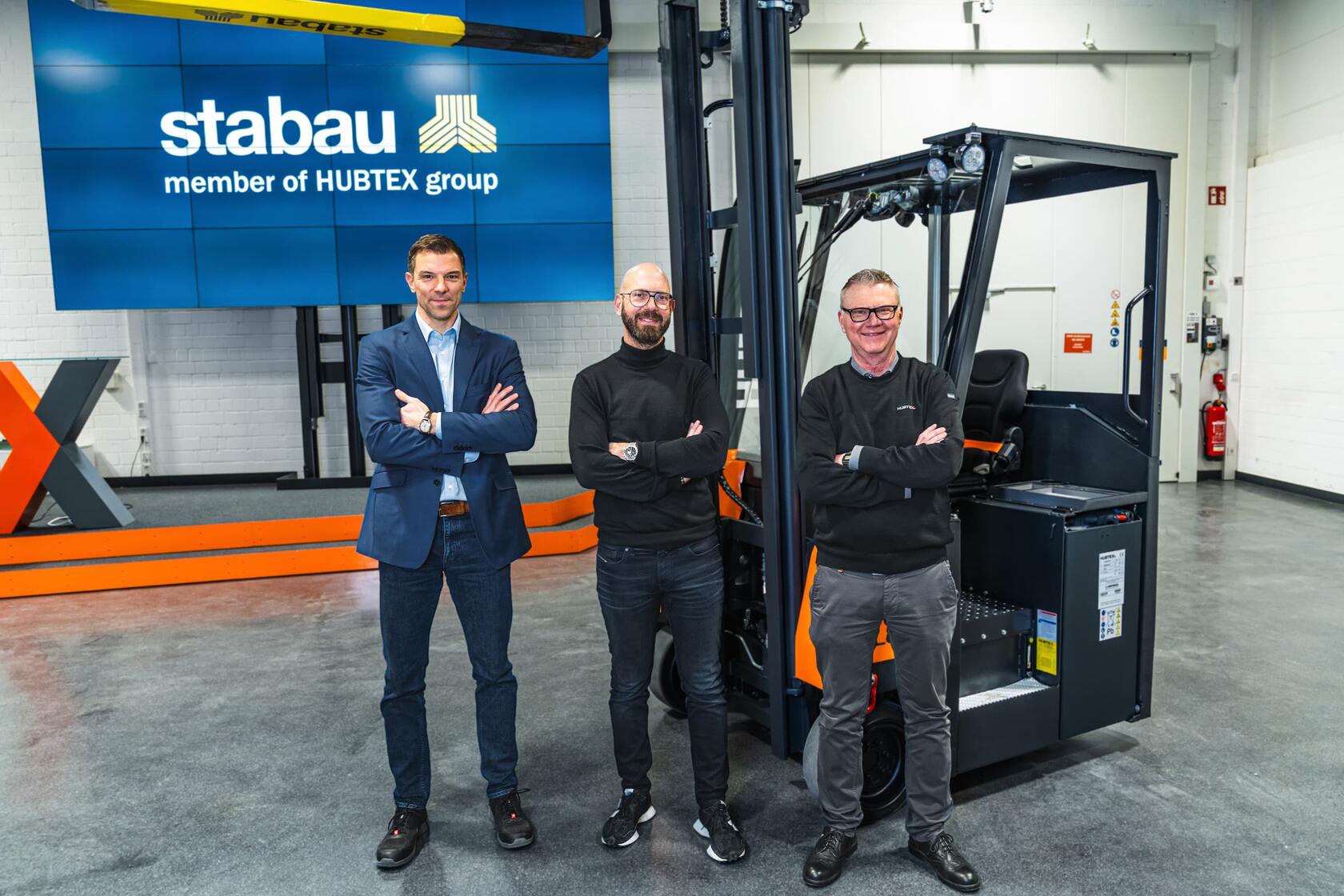 Hans-Joachim Finger und Marco Goldbach heißen Nikola Matic willkommen